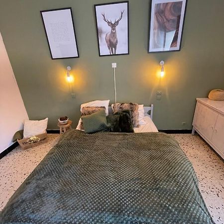 Bed and Breakfast Chez Tatie Ménie Fraissé-des-Corbières Esterno foto