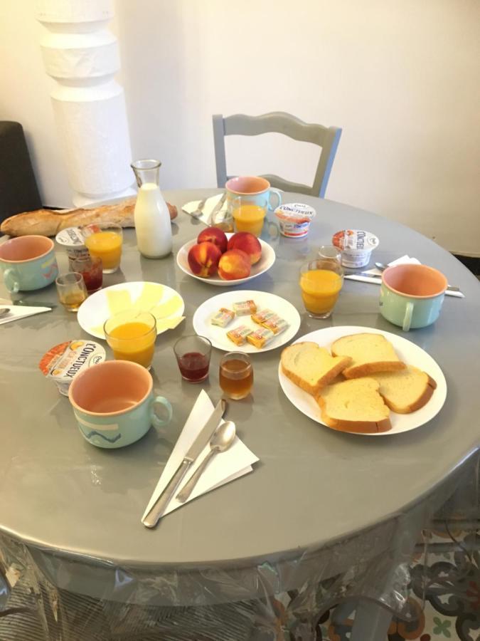Bed and Breakfast Chez Tatie Ménie Fraissé-des-Corbières Esterno foto