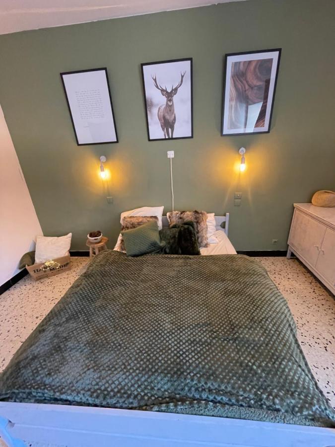 Bed and Breakfast Chez Tatie Ménie Fraissé-des-Corbières Esterno foto