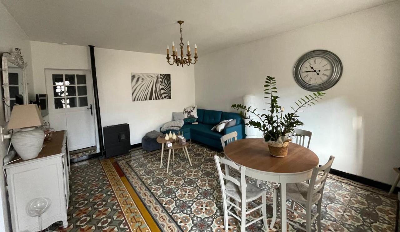 Bed and Breakfast Chez Tatie Ménie Fraissé-des-Corbières Esterno foto